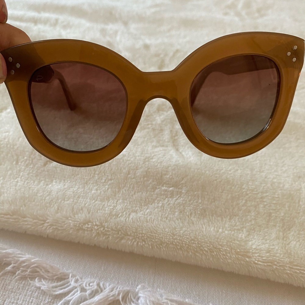 Designer SUNGLASSES!!! These are super chic!!